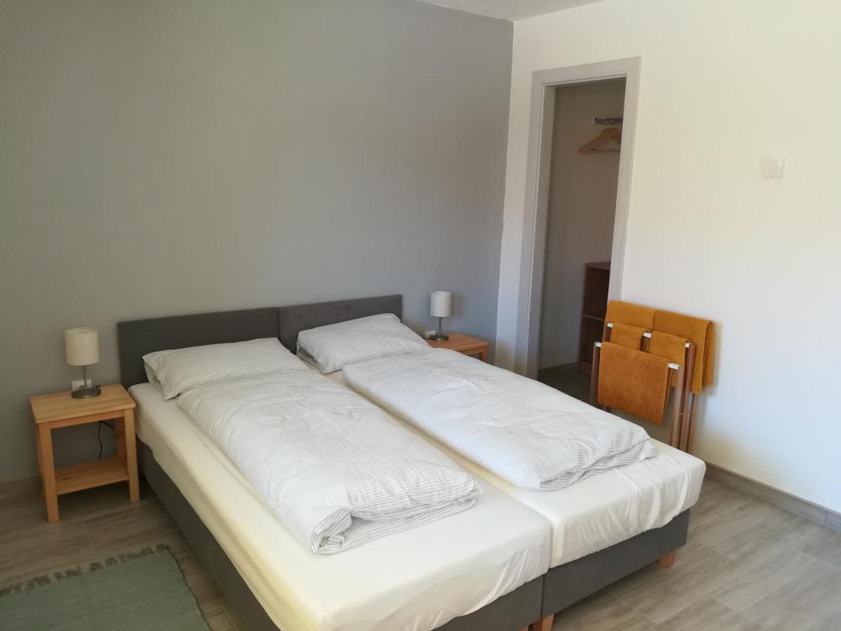 Zlatno 66 Bed & Breakfast ซลอเต โมราฟเช ภายนอก รูปภาพ