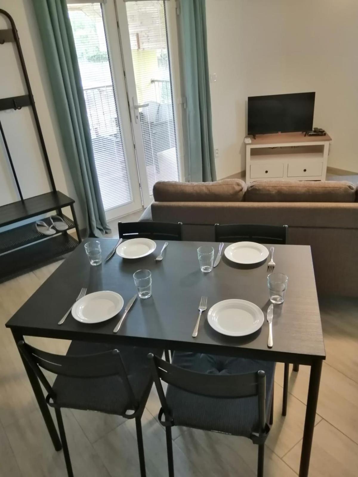 Zlatno 66 Bed & Breakfast ซลอเต โมราฟเช ภายนอก รูปภาพ